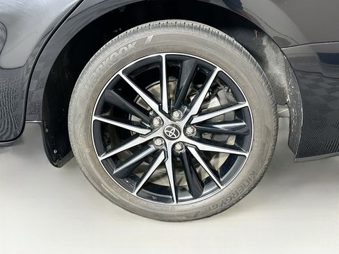 Used 2023 Toyota Camry SE image 11