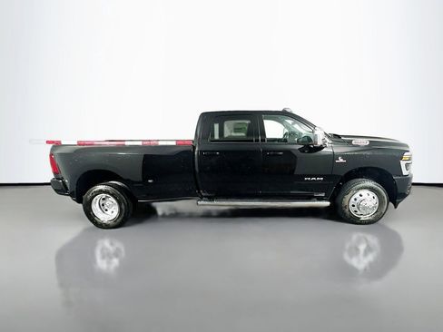 New 2025 RAM 3500 Laramie image 8