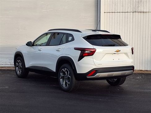 New 2026 Chevrolet Trax LT w/ LT Convenience Package image 18