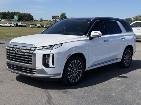 Used 2023 Hyundai Palisade Calligraphy w/ Cargo Package AWD/4WD image 4