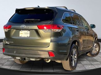 Used 2019 Toyota Highlander XLE video 2