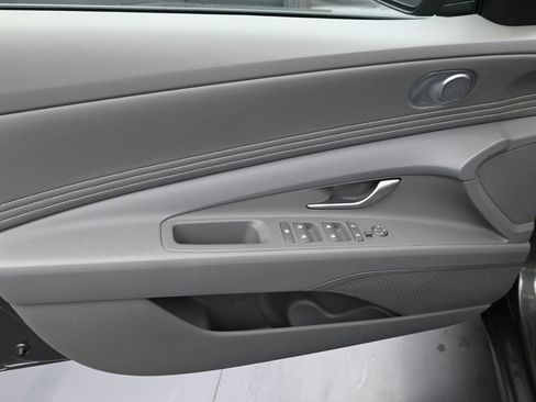 Certified 2025 Hyundai Elantra Sport image 26