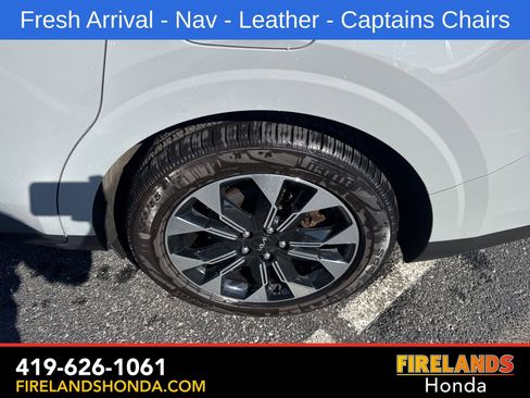 Used 2024 Kia Carnival EX FWD image 10