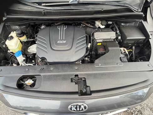 Used 2017 Kia Sedona LX w/ LX Essentials Premium Package FWD image 29