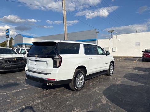 New 2026 Chevrolet Suburban Premier image 5