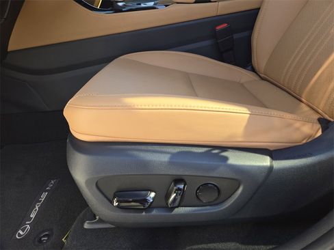 Used 2025 Lexus NX 250 FWD w/ Accessory Package (Z1) image 24