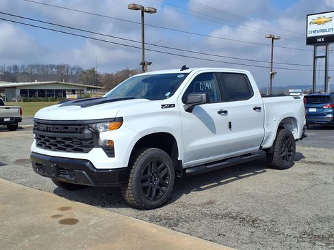 New 2026 Chevrolet Silverado 1500 Custom Trail Boss w/ Dark Appearance Package AWD/4WD image 1
