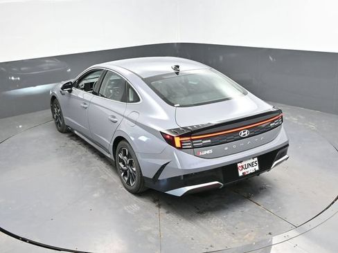 Used 2025 Hyundai Sonata SEL FWD image 41