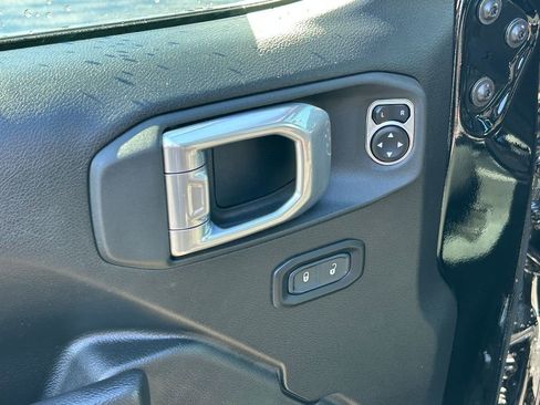 Used 2023 Jeep Wrangler Sport S image 12