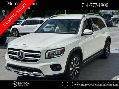 Used 2022 Mercedes-Benz GLB 250 w/ Premium Package Lite image 1