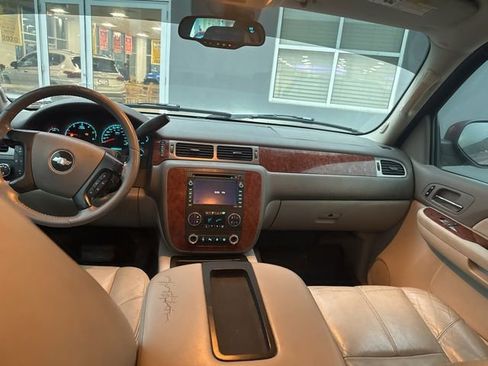 Used 2008 Chevrolet Suburban LT image 20