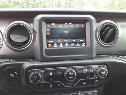 Used 2023 Jeep Wrangler Unlimited Sport AWD/4WD image 20