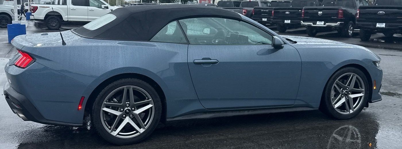 Used 2024 Ford Mustang Convertible RWD image 9