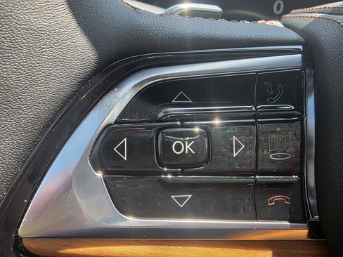 Used 2023 Jeep Grand Cherokee Summit image 21