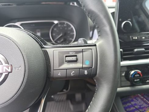 Certified 2025 Nissan Pathfinder SL FWD image 17