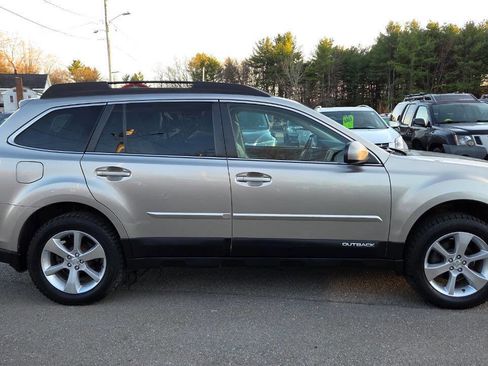 Used 2014 Subaru Outback 2.5i Limited image 17