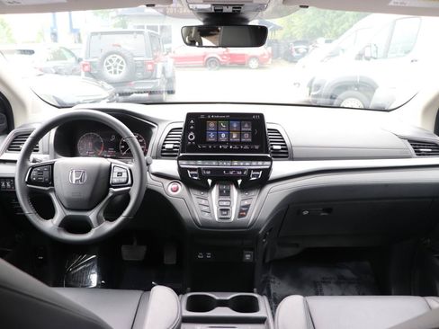 Used 2025 Honda Odyssey EX-L image 18