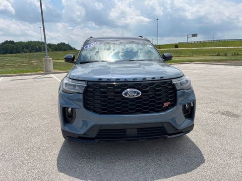 Used 2025 Ford Explorer ST image 47