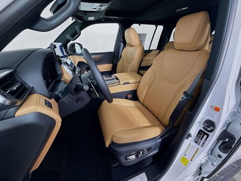 New 2026 Lexus LX 700h Luxury image 16