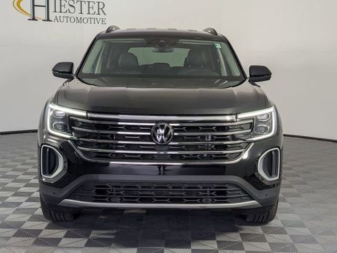 Used 2025 Volkswagen Atlas SE image 3