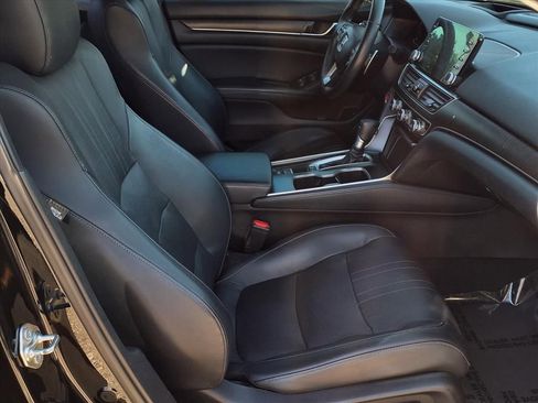 Used 2018 Honda Accord Touring image 24