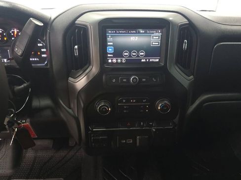Used 2020 Chevrolet Silverado 1500 Custom w/ Custom Value Package image 13