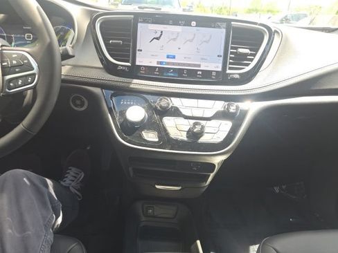 New 2027 Chrysler Pacifica Select AWD/4WD image 22