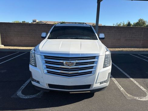 Used 2016 Cadillac Escalade Platinum AWD/4WD image 2