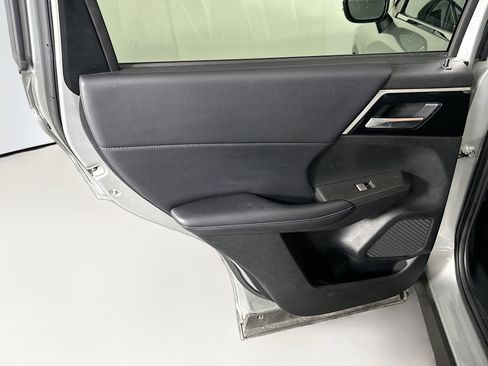 Used 2024 Mitsubishi Outlander SE image 26