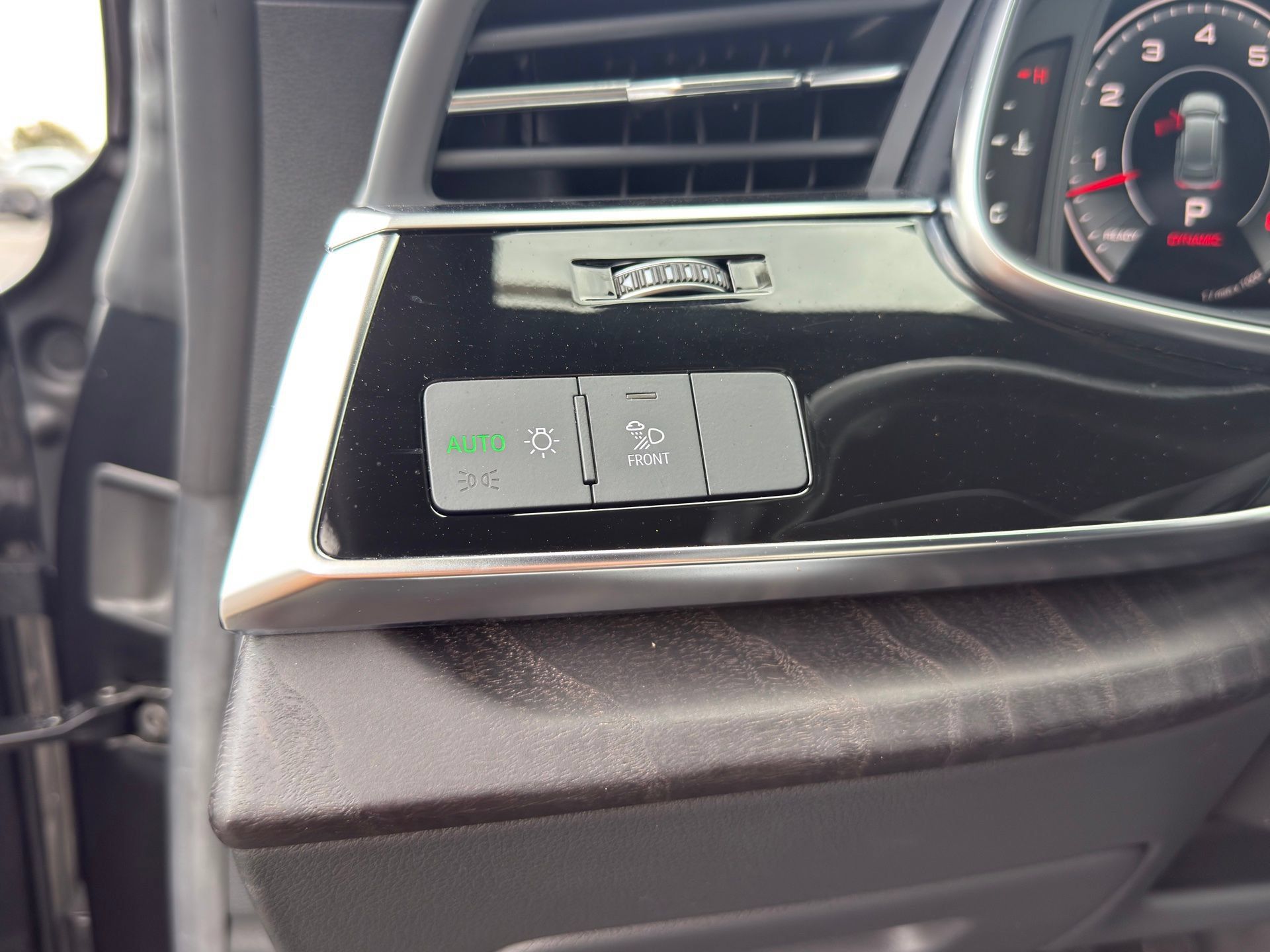 Used 2023 Audi Q8 Premium Plus w/ Premium Plus Package AWD/4WD image 20