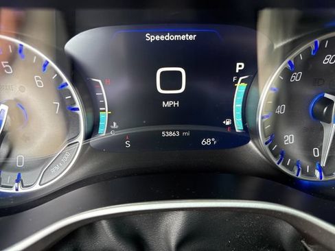 Used 2024 Chrysler Pacifica Touring-L FWD image 36