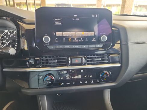 Used 2025 Nissan Pathfinder SV AWD/4WD image 18