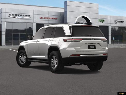 New 2025 Jeep Grand Cherokee Laredo image 5