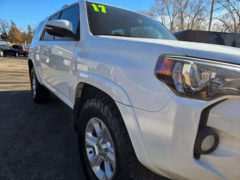 Used 2017 Toyota 4Runner SR5 Premium image 16