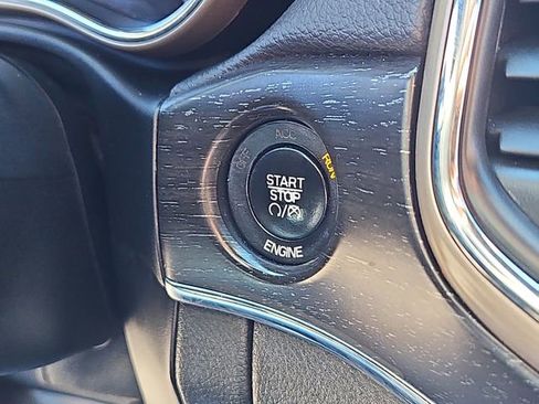 Used 2015 Jeep Grand Cherokee Limited w/ Luxury Group II image 28