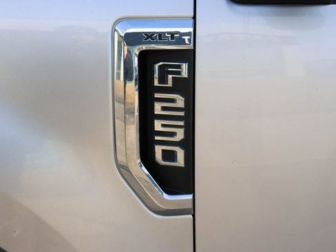 Used 2017 Ford F250 XLT w/ XLT Value Package image 8