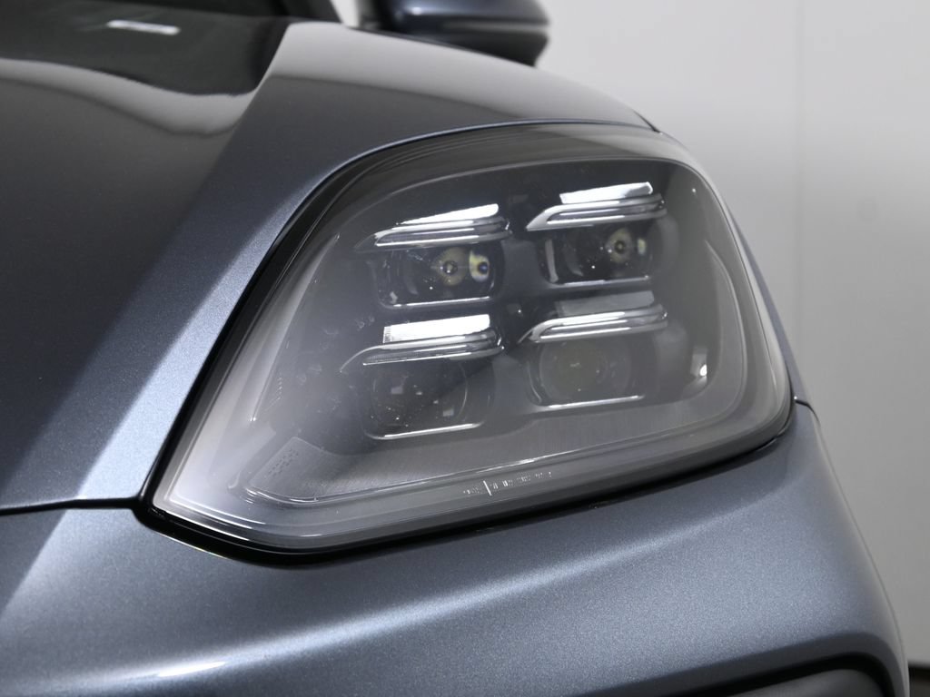 Used 2026 Porsche Cayenne AWD/4WD image 11
