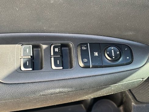 Used 2018 Kia Optima S image 7