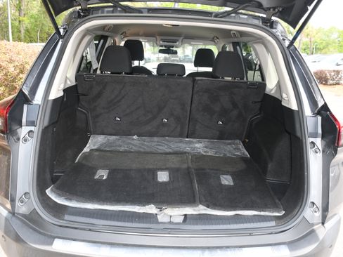 Used 2023 Nissan Rogue SV FWD image 17