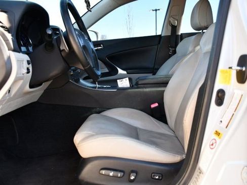 Used 2011 Lexus IS 250 w/ Premium Pkg Value Edition image 11