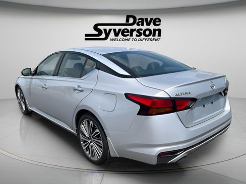 Used 2025 Nissan Altima 2.5 SL FWD image 6