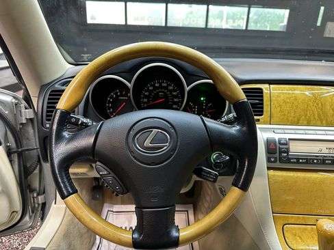 Used 2002 Lexus SC 430 Convertible RWD image 12