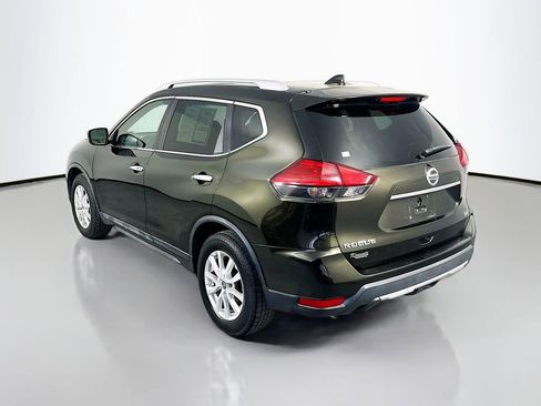 Used 2017 Nissan Rogue SV w/ Sun & Sound Touring Package image 5