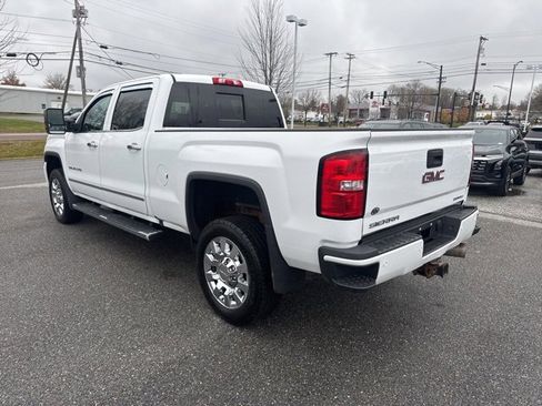 Used 2017 GMC Sierra 2500 Denali w/ Duramax Plus Package image 4