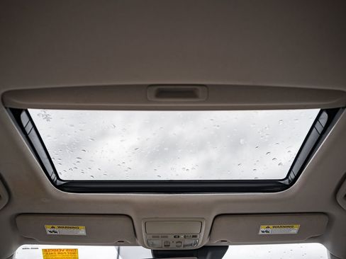 Used 2018 Honda Accord Touring image 34