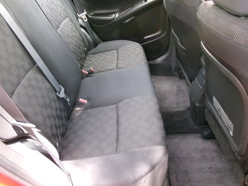 Used 2009 Pontiac Vibe w/ Preferred Package FWD image 23