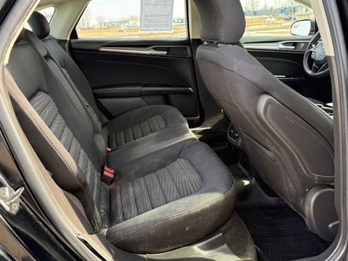 Used 2016 Ford Fusion SE image 11