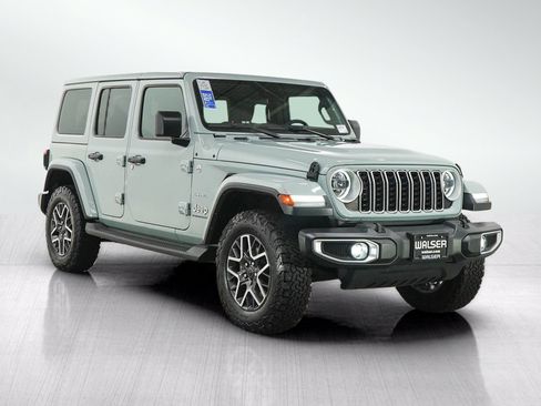 Used 2024 Jeep Wrangler Unlimited Sahara w/ Safety Group AWD/4WD image 7