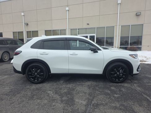 Used 2023 Honda HR-V Sport image 4