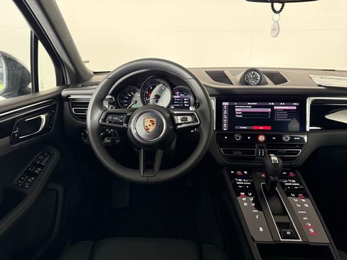 Certified 2025 Porsche Macan S image 20